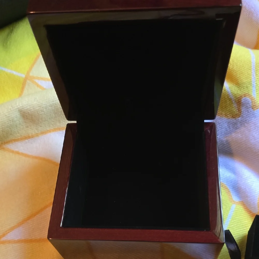 NIB- Montreux Vintage Elegant Brown Leather Strap Watch FedEx Branded